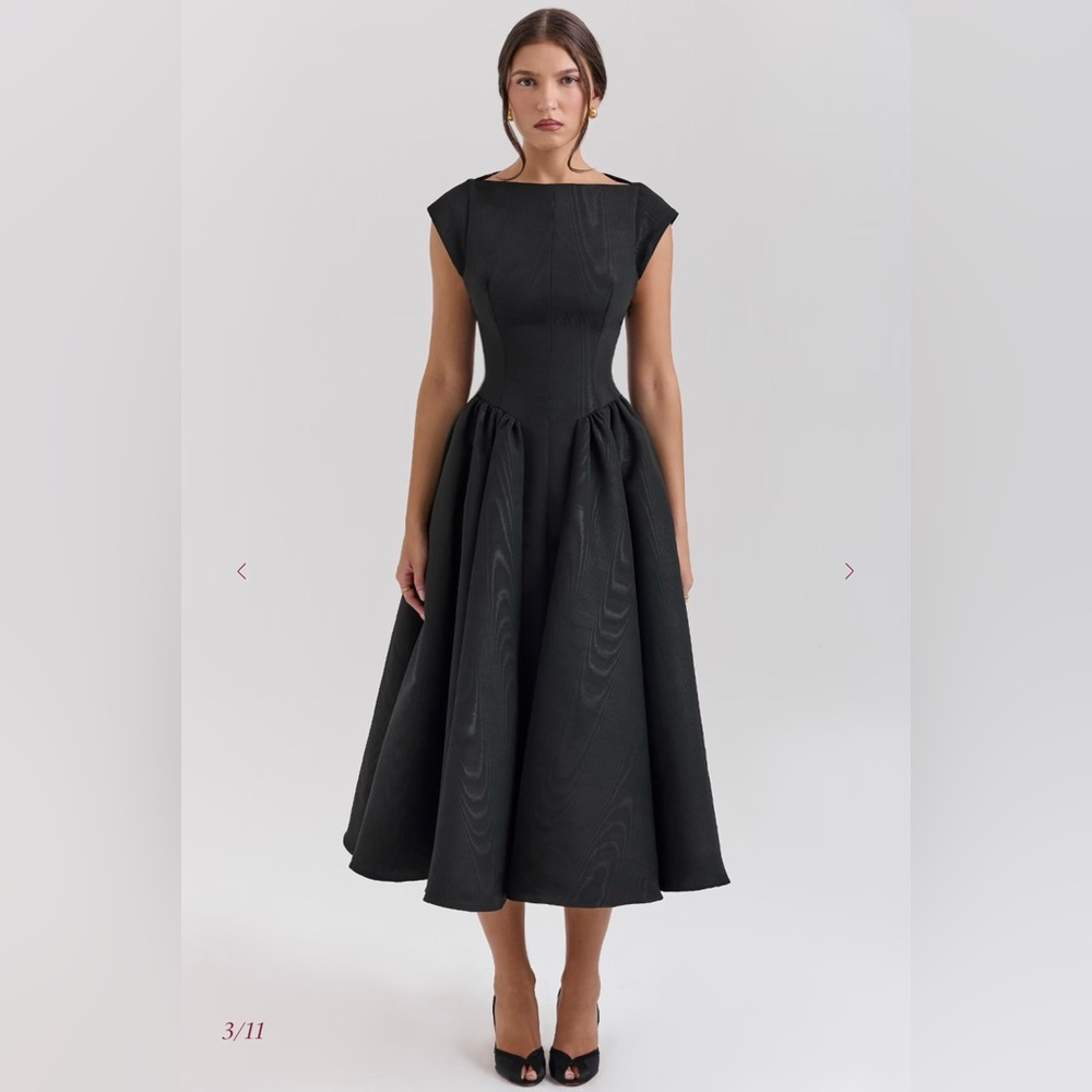 House of CB DEBUTANTE
Black Moire Satin Backless Midi Dress